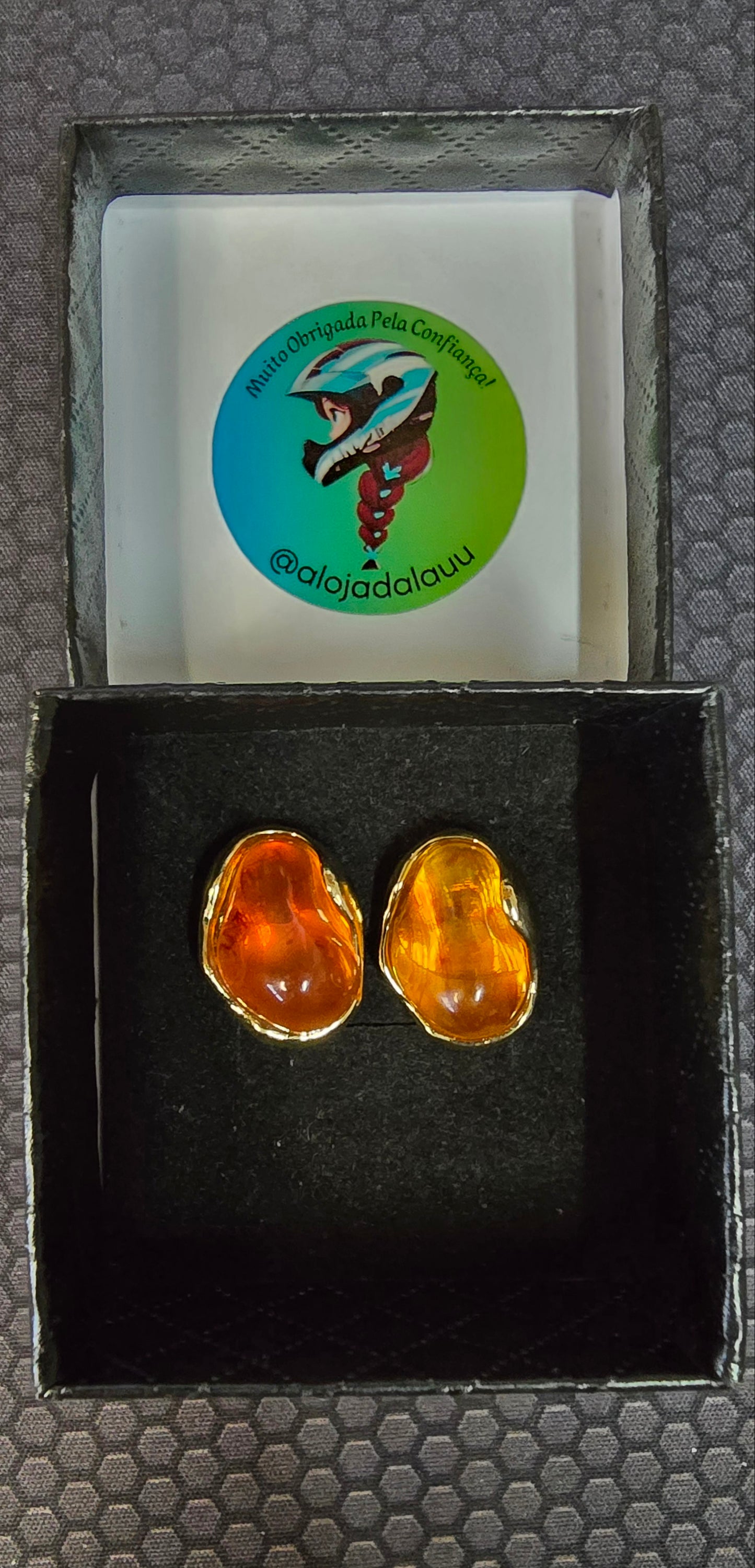 Brincos dourados