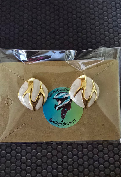 Brincos dourados