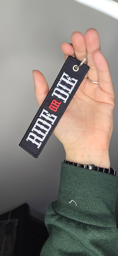Porta-Chave Ride or Die (Preto e Vermelho)