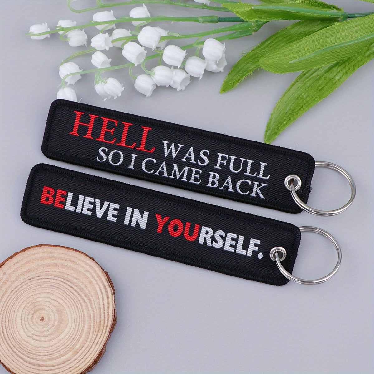 Porta-chaves Believe Yourself e Hell